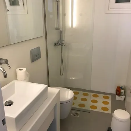 Modern And Cosy Unique View تورلوس